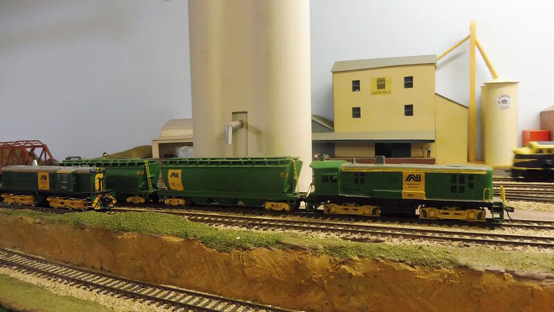 503 shunting wheat hoppers at Kanunda