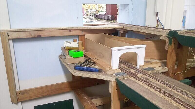 Fixed scenic base fitted 04