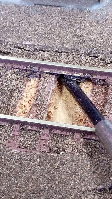 Magnetic uncouplers-digging out cork 03