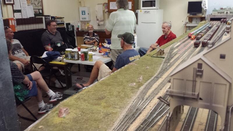 Nov 12 2014, members chatting