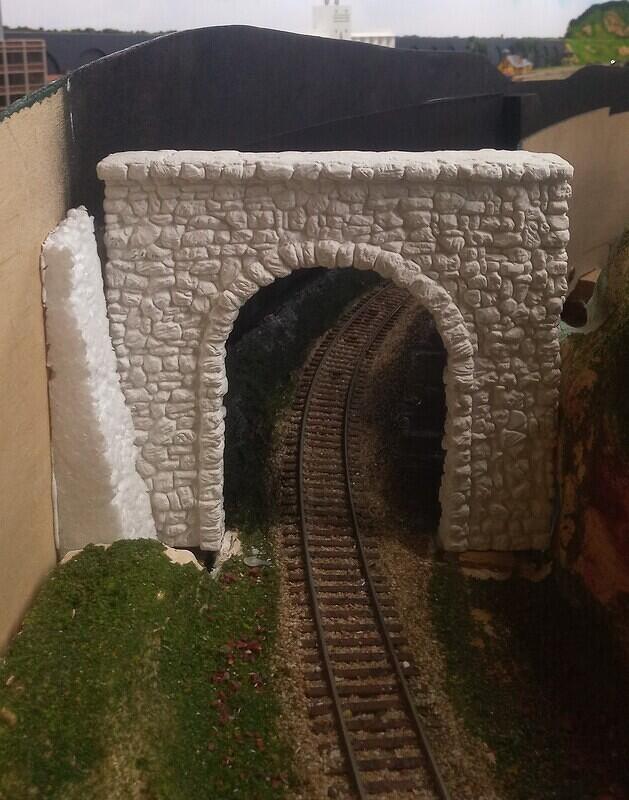 Tunnel mouth back in place