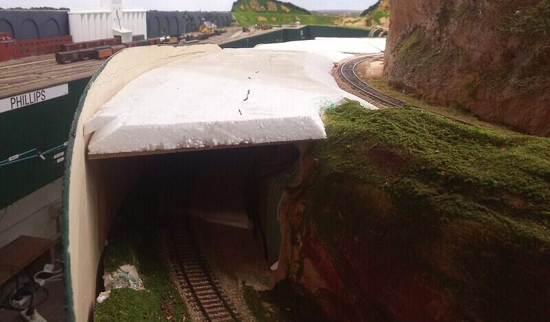 Tunnel roof started 01