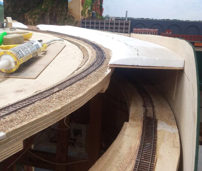 Tunnel roof started 05
