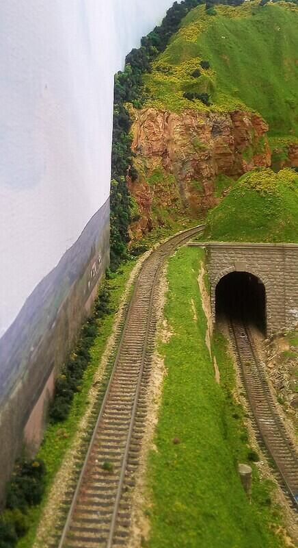 Running East through the cutting 01