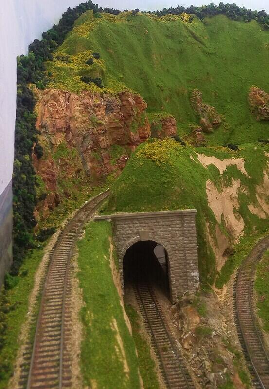 Running East through the cutting 02