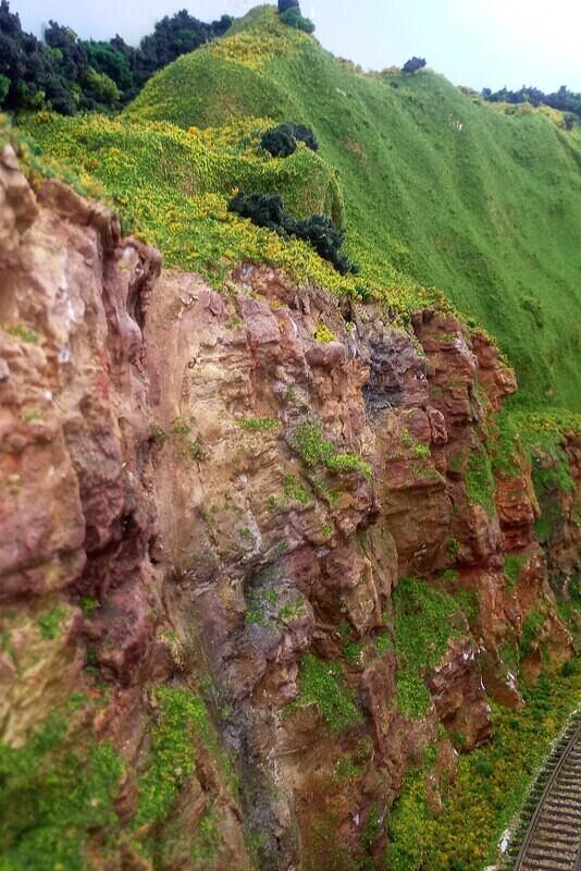Running East through the cutting 04