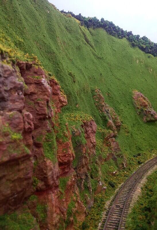 Running East through the cutting 06