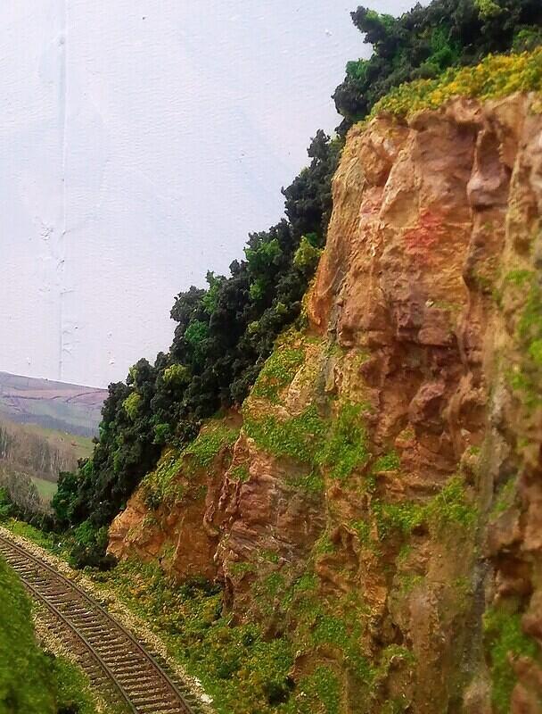 Running West through the cutting 03