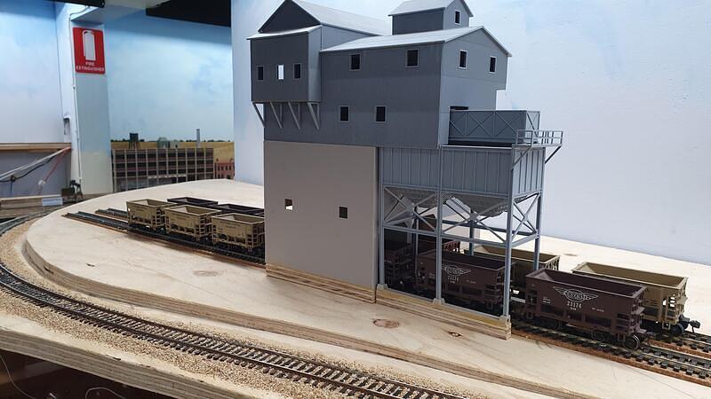 Stone loader At Wrights